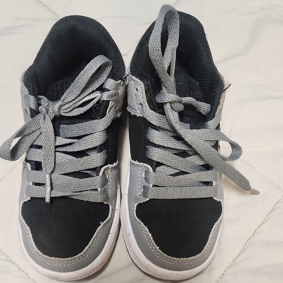 DC Childrens Skate Shoes, Size 12 - Picture 1 of 6